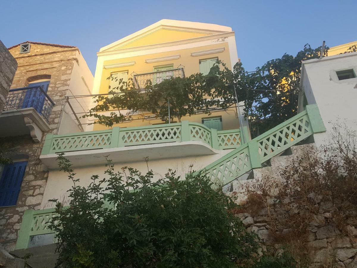 בית הארחה סימי 	Pitini מראה חיצוני תמונה